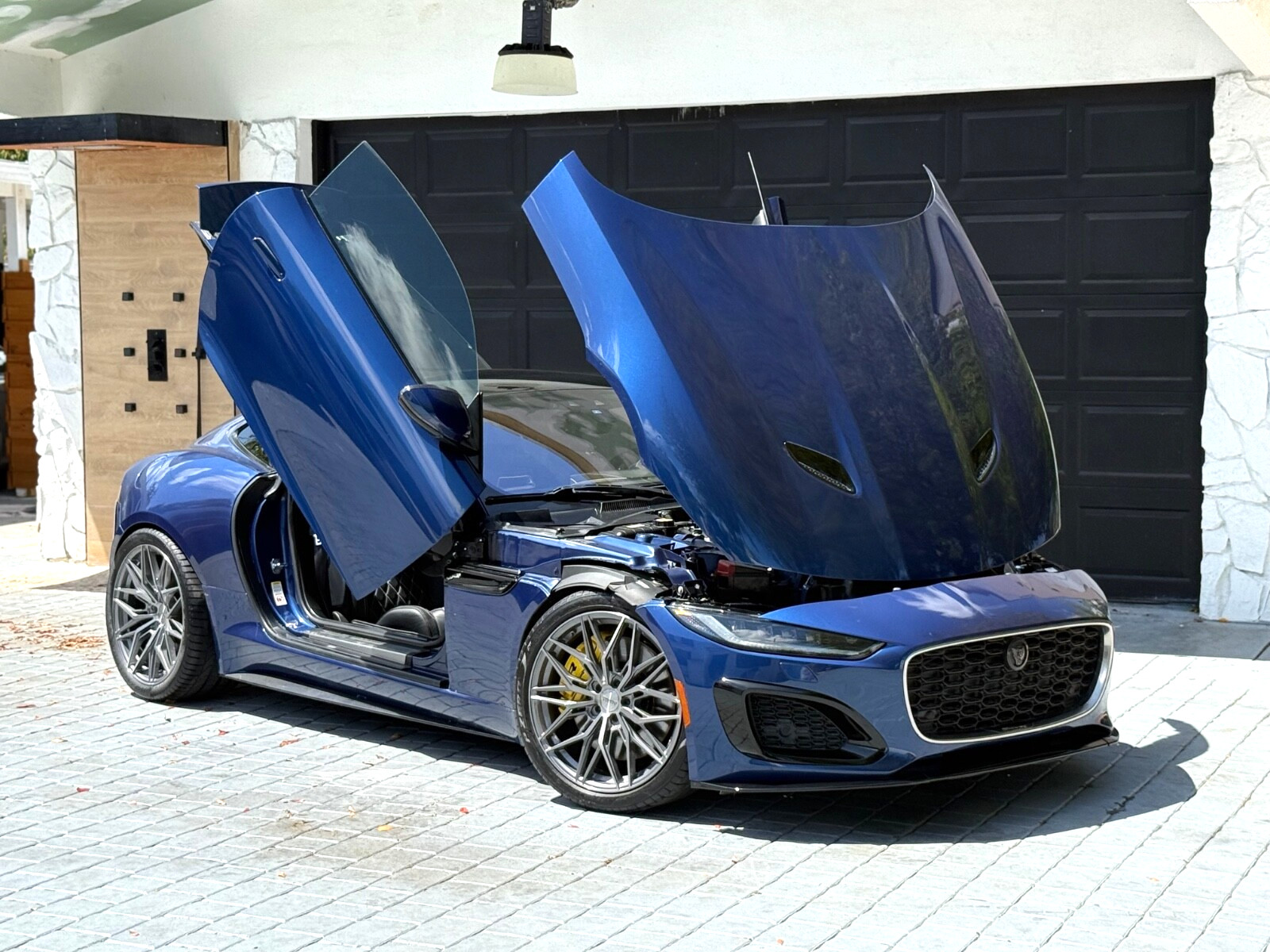 2021 Jaguar F-Type R AWD 600HP $45K IN EXTRA NO RESERVE!!